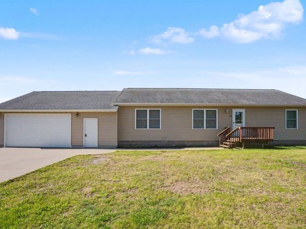 544 W Washington Street, Winthrop, IA 52049