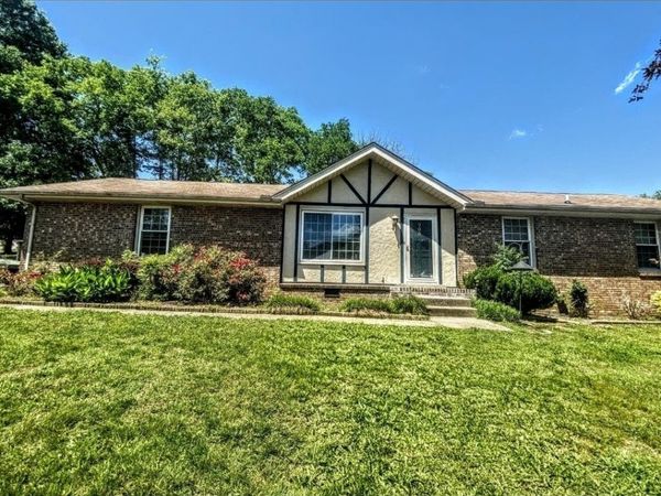 703 Lucien Dr , Goodlettsville, TN 37072
