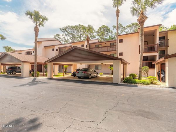 275 Indigo Drive, Unit 204, Daytona Beach, FL 32114