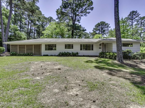 2051 Meadowbrook Road, Jackson, MS 39211