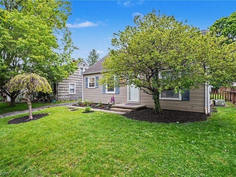 131 Sheldon Drive , Akron, OH 44313 Photo 3