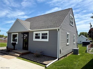 1528 34th Street NE, Canton, OH 44714