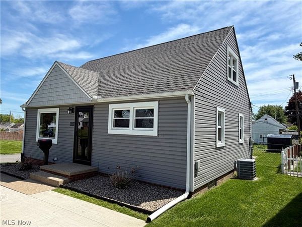 1528 34th Street NE, Canton, OH 44714