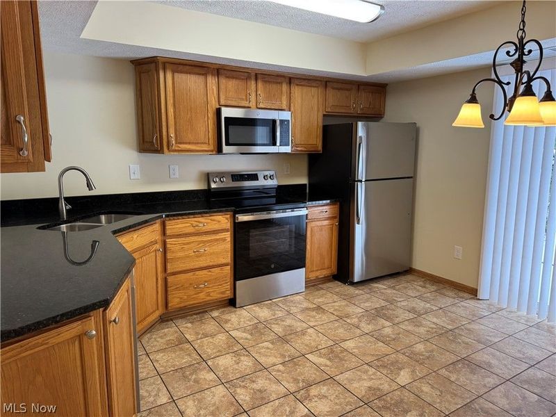 1390 Reimer Road, Unit B, Wadsworth, OH 44281 Photo 5