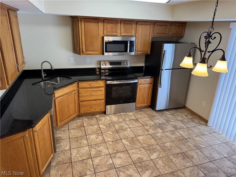 1390 Reimer Road, Unit B, Wadsworth, OH 44281 Photo 6