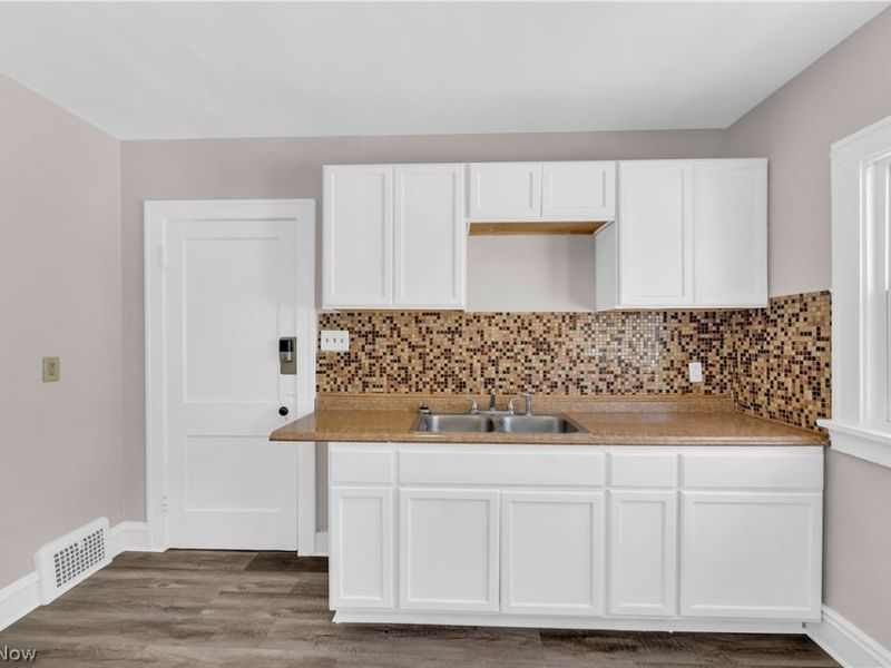 10602 Langton Avenue, Unit 2/UP, Garfield Heights, OH 44125 Photo 12