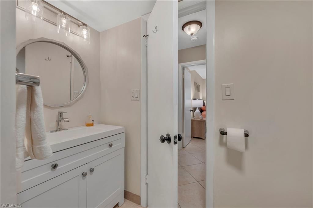 788 Park Shore Dr, Unit D26, Naples, FL 34103 Photo