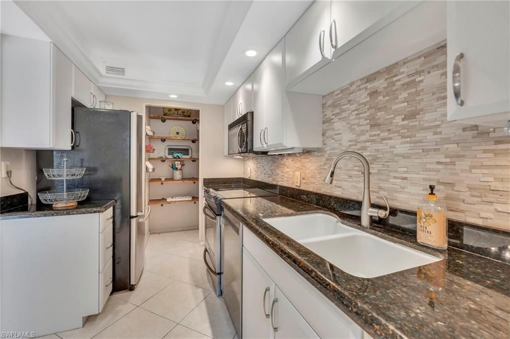 788 Park Shore Dr, Unit D26, Naples, FL 34103 Photo