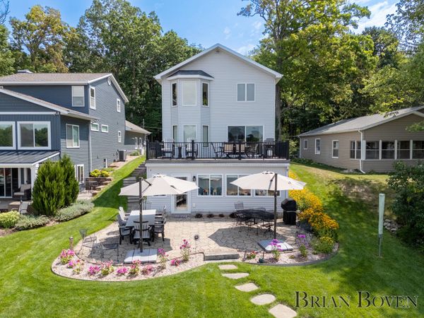 7550 Hessler Drive NE, Rockford, MI 49341