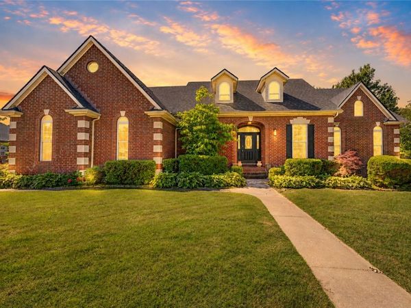 1210 W Sumac Street , Rogers, AR 72756