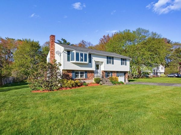 37 Cresthaven Drive, Burlington, MA 01803