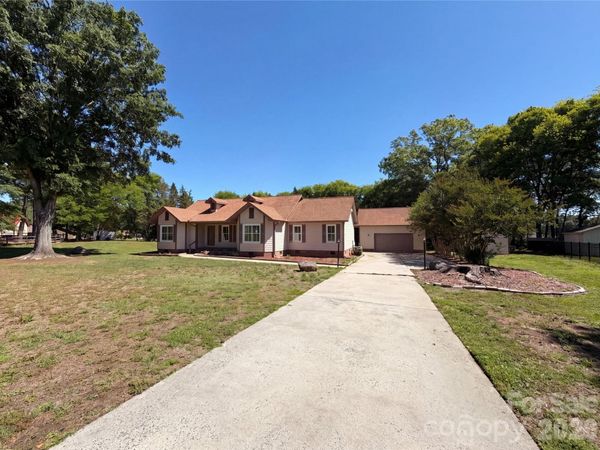 8400 Chestnut Oak Court, Harrisburg, NC 28075
