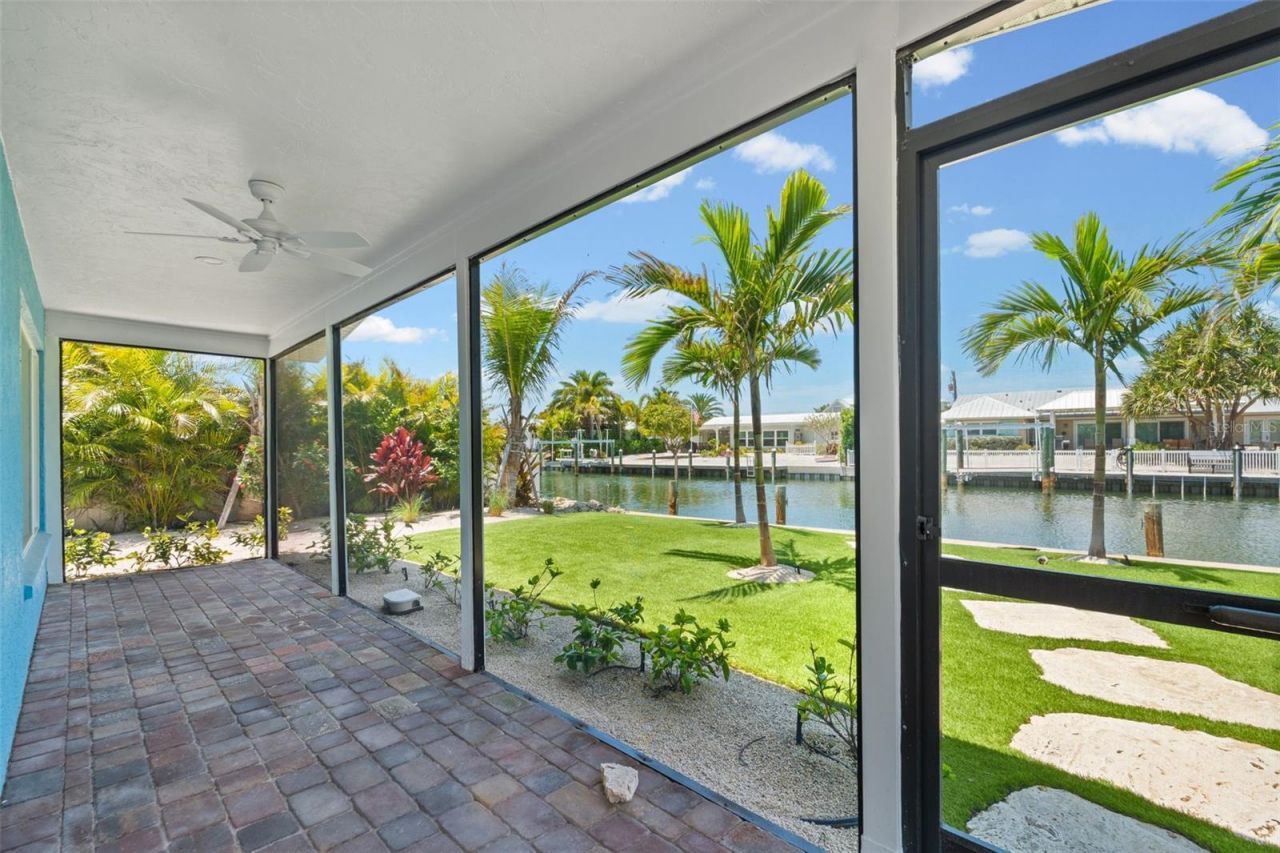 528 Key Royale Drive, Holmes Beach, FL 34217 Photo
