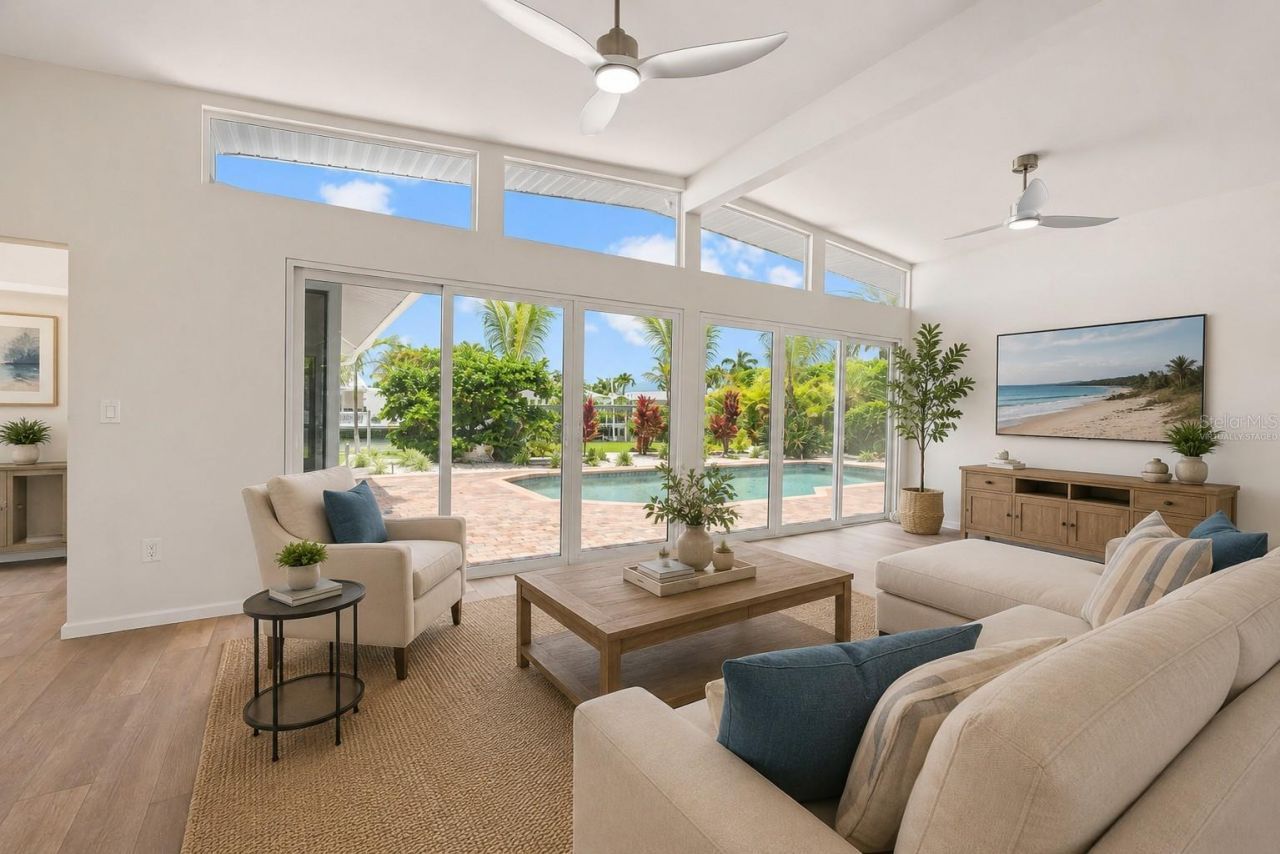 528 Key Royale Drive, Holmes Beach, FL 34217 Photo