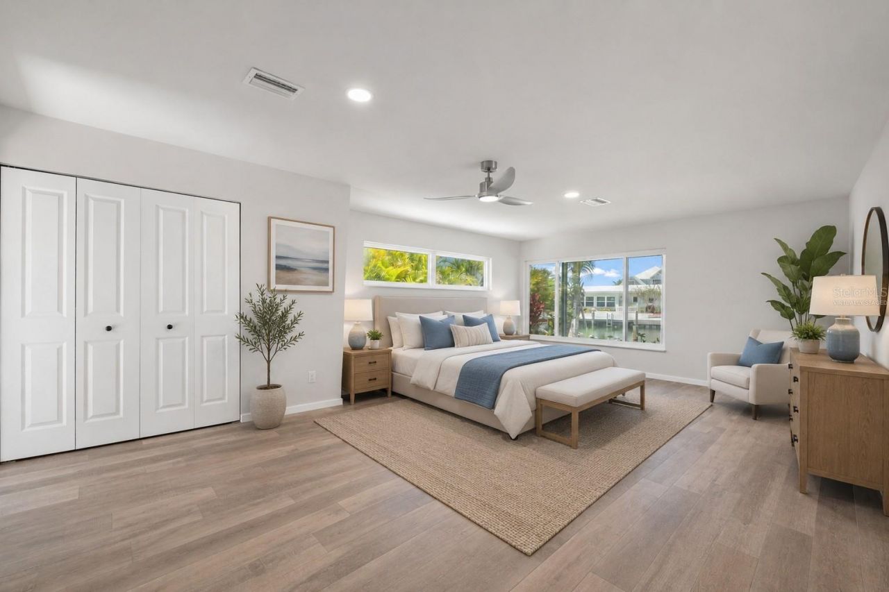 528 Key Royale Drive, Holmes Beach, FL 34217 Photo