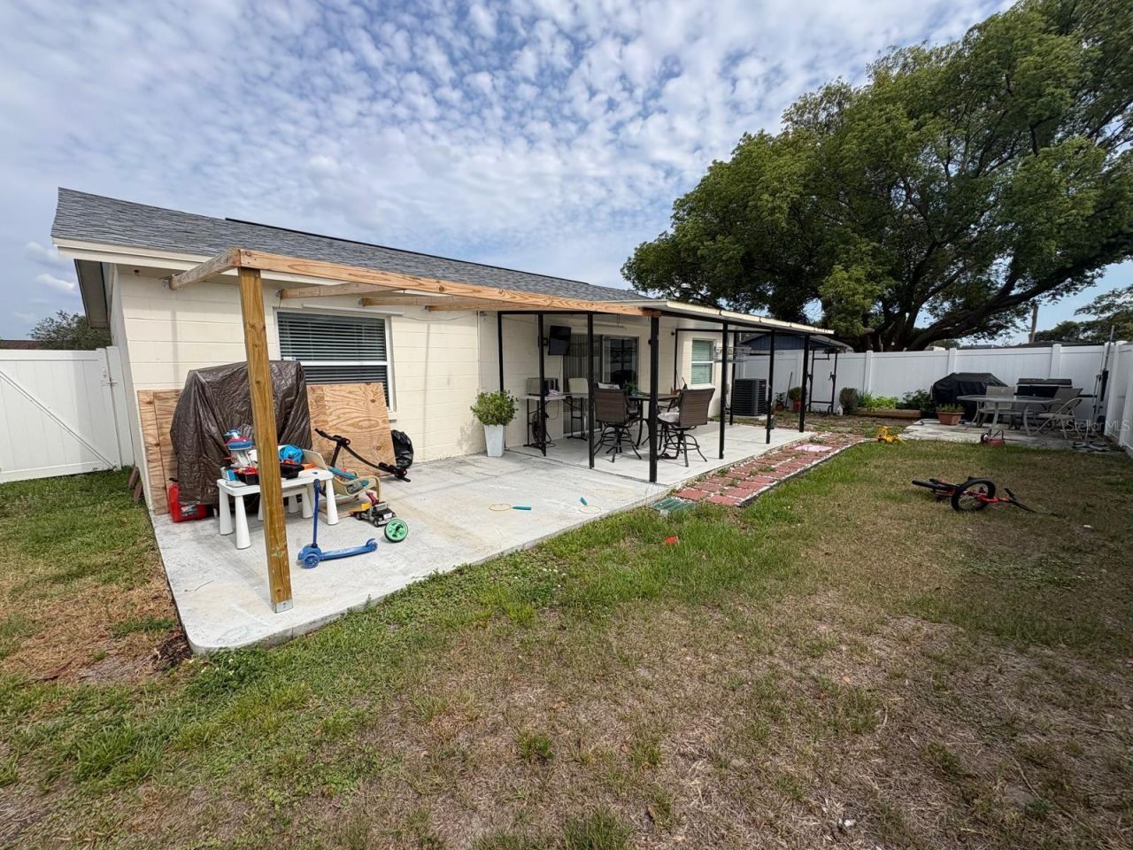 1035 Pine Ridge Circle, Brandon, FL 33511 Photo