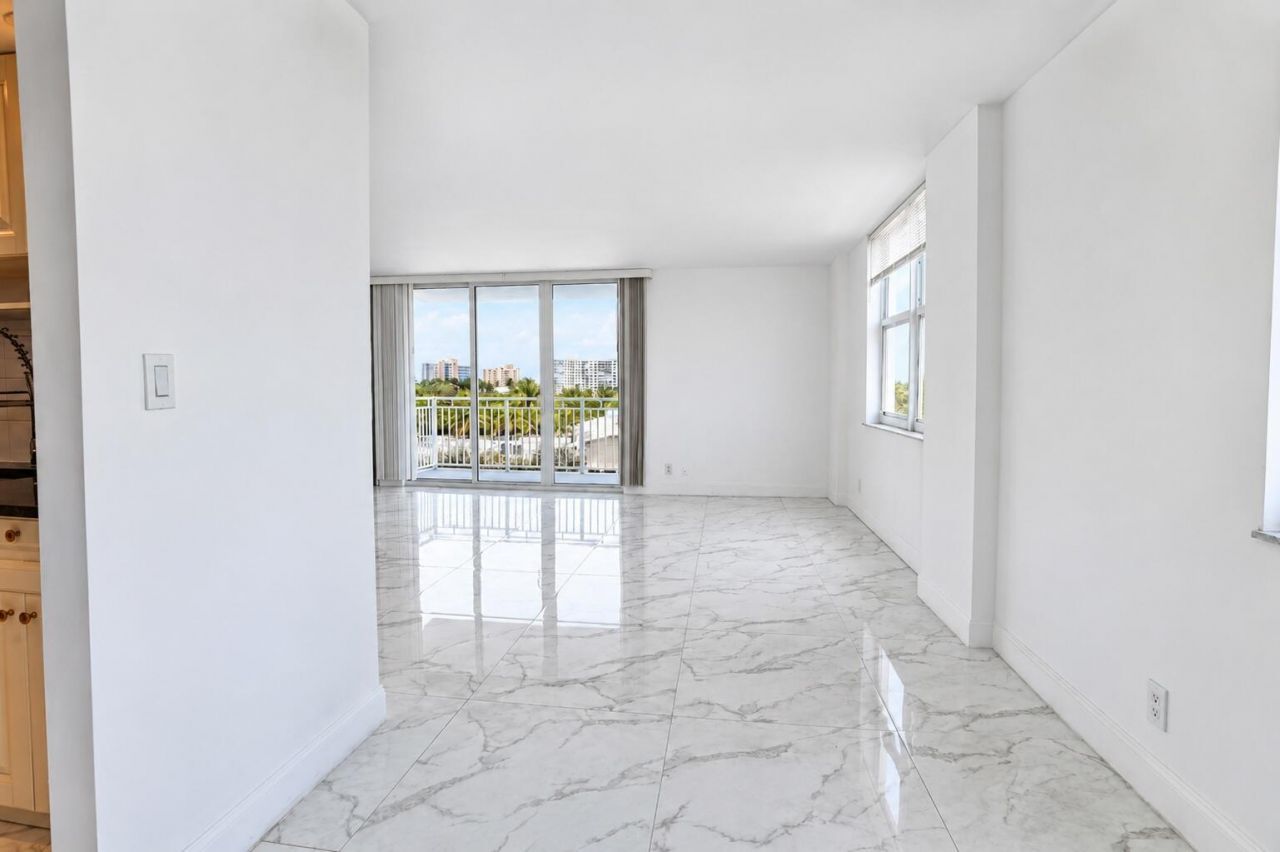 101 Briny Avenue, Unit 401, Pompano Beach, FL 33062 Photo