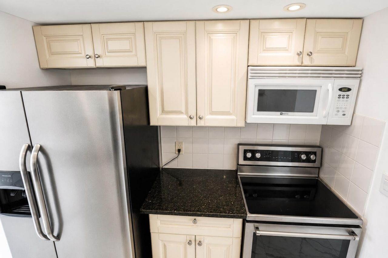 101 Briny Avenue, Unit 401, Pompano Beach, FL 33062 Photo