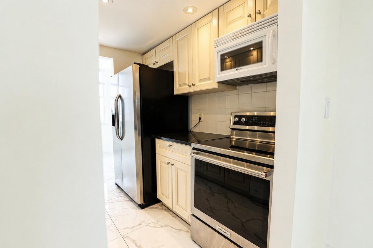 101 Briny Avenue, Unit 401, Pompano Beach, FL 33062 Photo