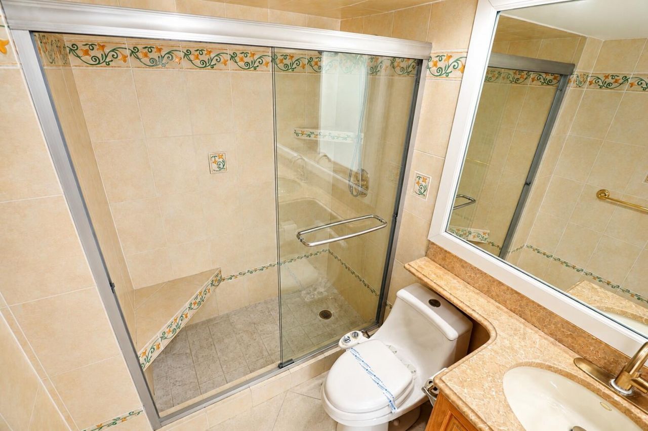 101 Briny Avenue, Unit 401, Pompano Beach, FL 33062 Photo