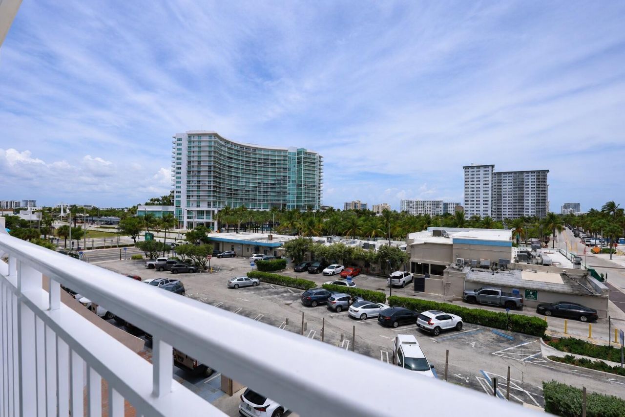 101 Briny Avenue, Unit 401, Pompano Beach, FL 33062 Photo