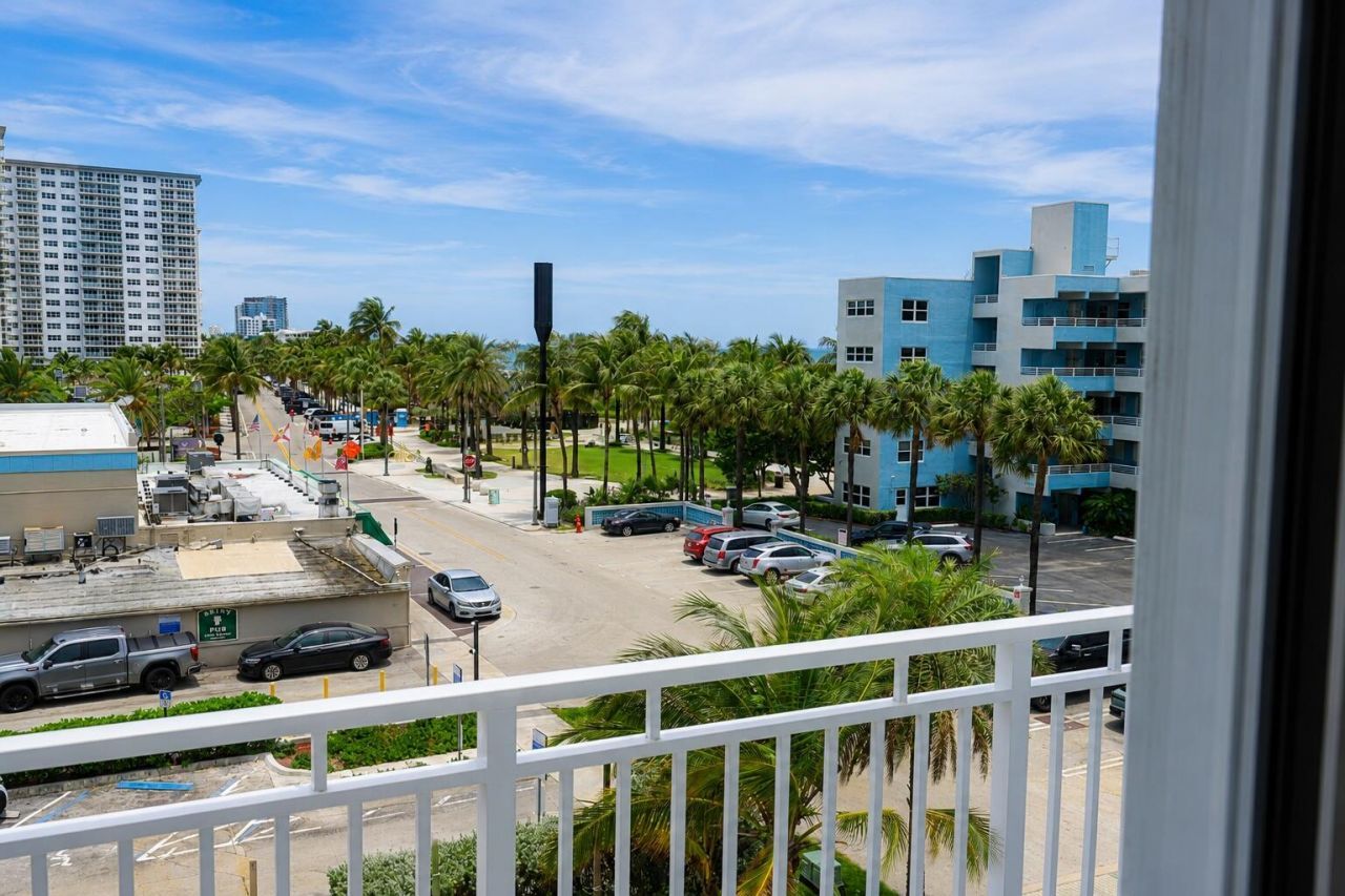 101 Briny Avenue, Unit 401, Pompano Beach, FL 33062 Photo