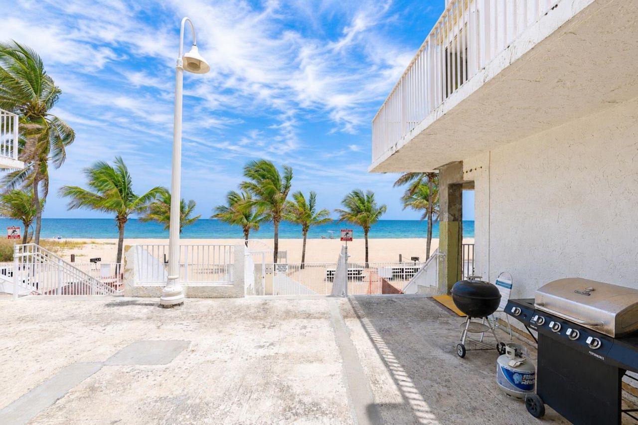 101 Briny Avenue, Unit 401, Pompano Beach, FL 33062 Photo