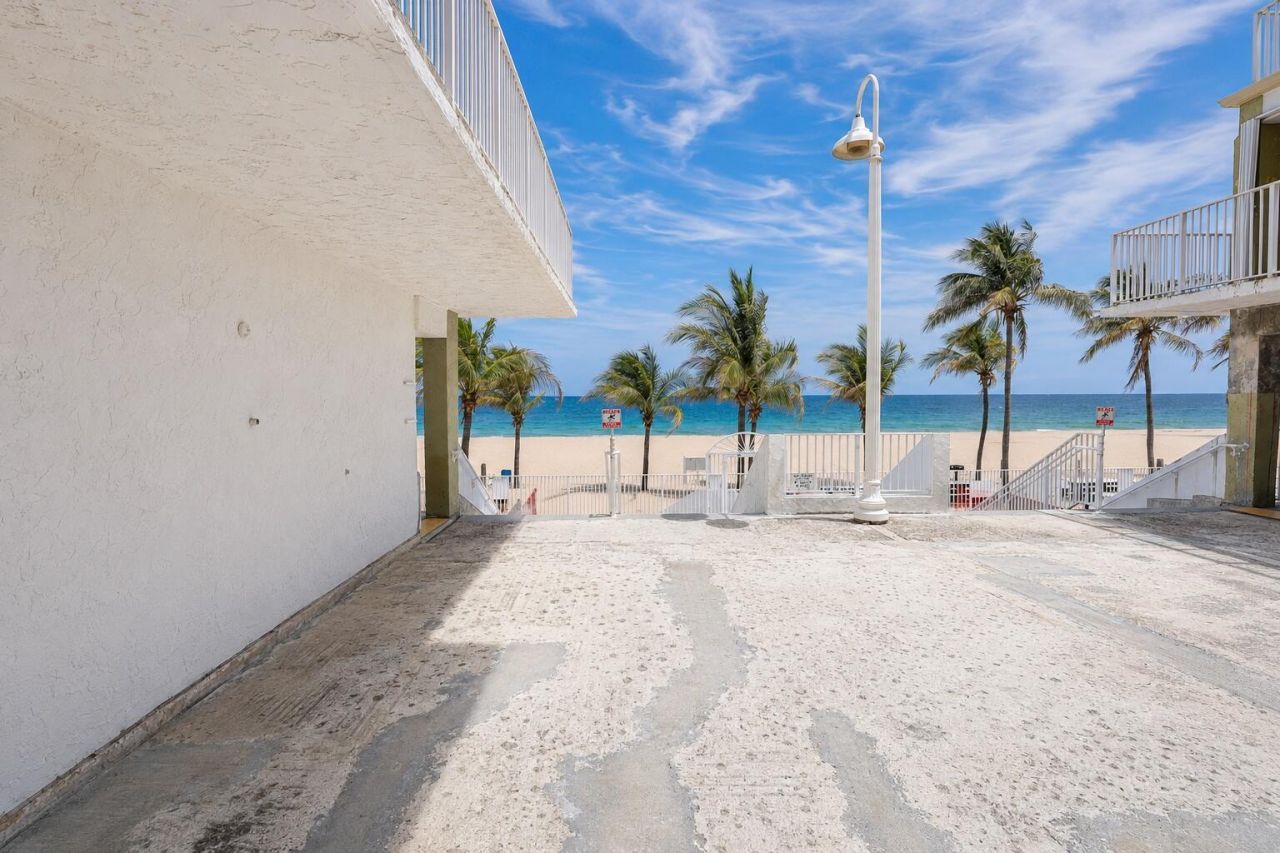 101 Briny Avenue, Unit 401, Pompano Beach, FL 33062 Photo