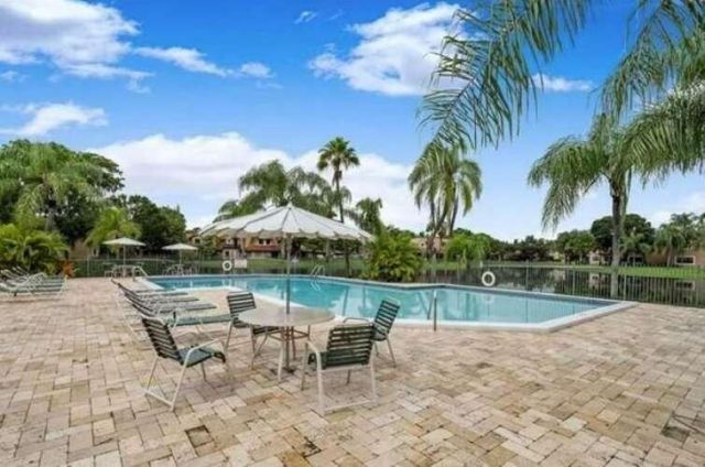 9231 W Sunrise Boulevard, Plantation, FL 33322 Photo