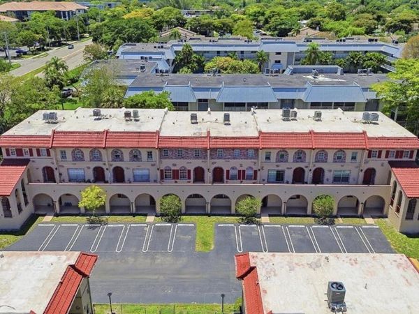 3050 N Riverside Drive, Unit 1a, Coral Springs, FL 33065