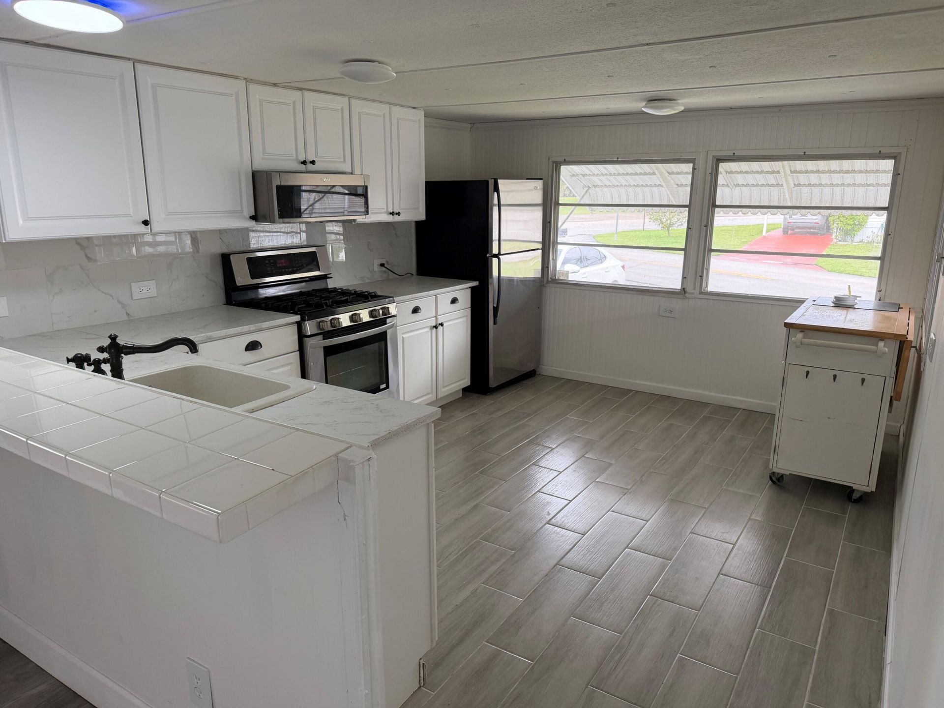 8570 SW 21st Street, Davie, FL 33324 Photo