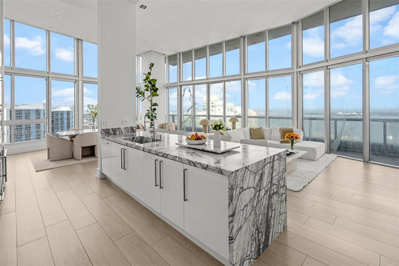 465 Brickell Ave, Unit 4101, Miami, FL 33131 Photo