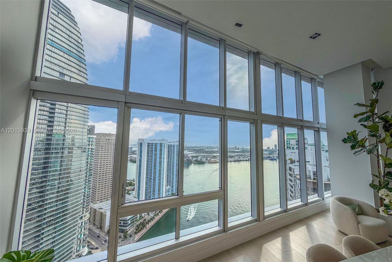 465 Brickell Ave, Unit 4101, Miami, FL 33131 Photo