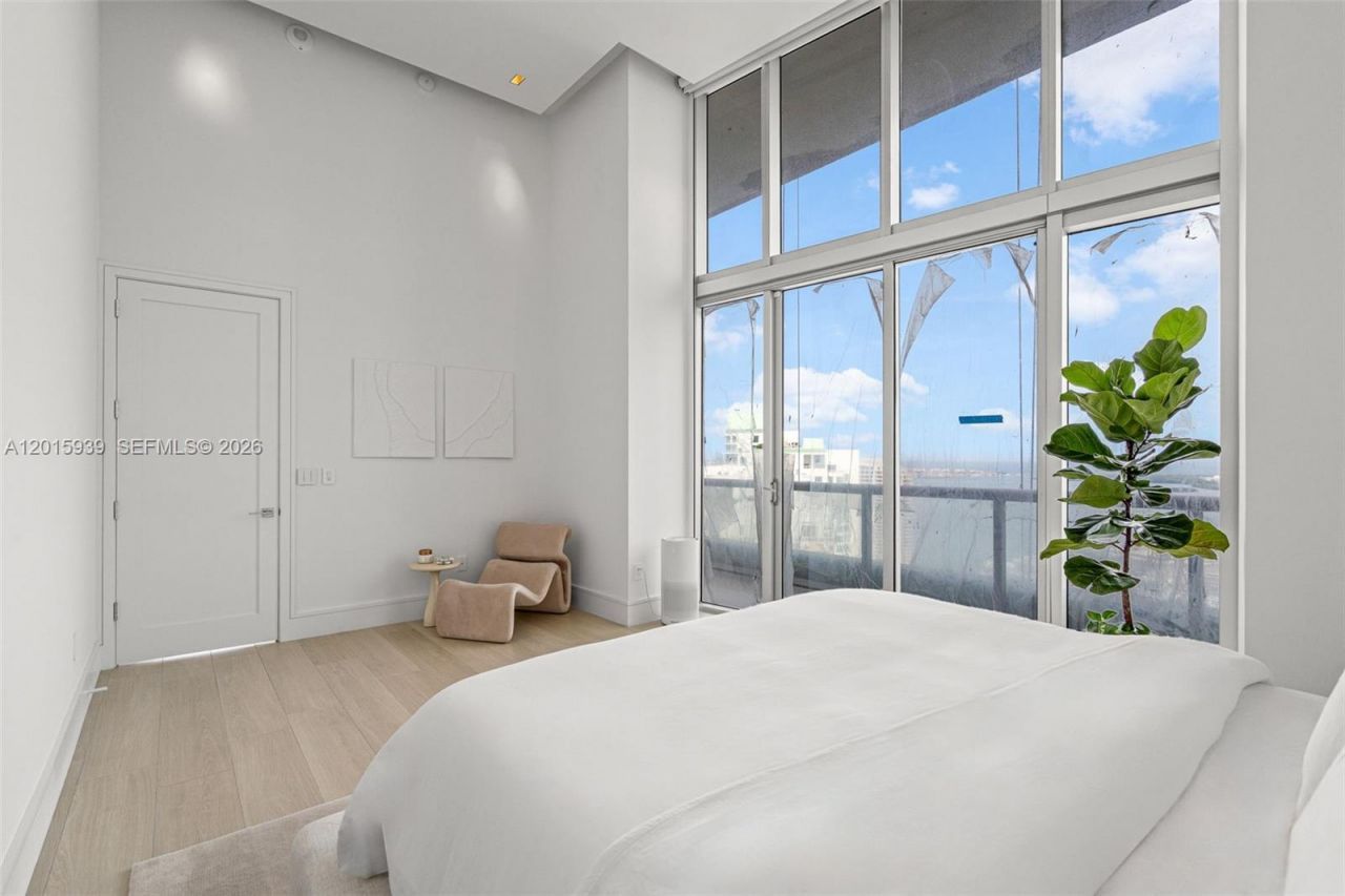 465 Brickell Ave, Unit 4101, Miami, FL 33131 Photo
