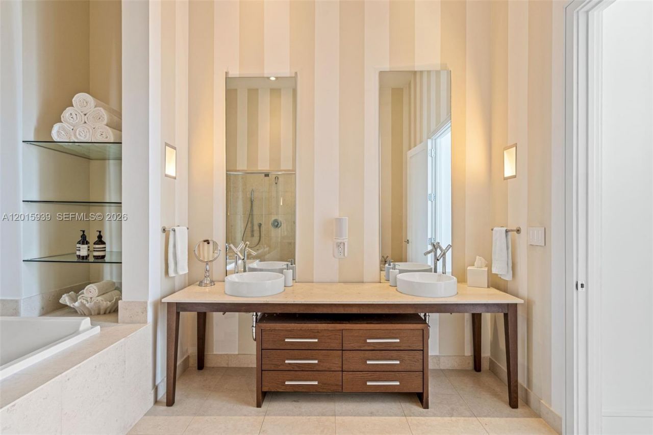 465 Brickell Ave, Unit 4101, Miami, FL 33131 Photo