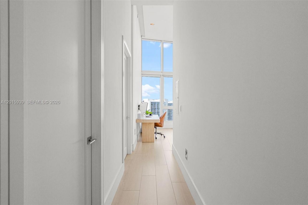 465 Brickell Ave, Unit 4101, Miami, FL 33131 Photo