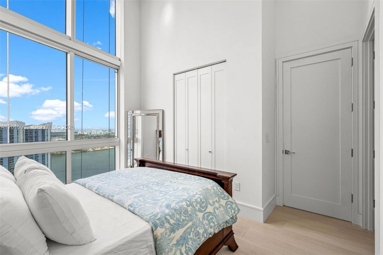 465 Brickell Ave, Unit 4101, Miami, FL 33131 Photo