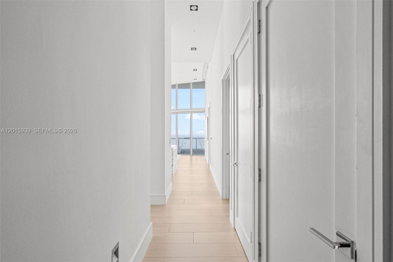 465 Brickell Ave, Unit 4101, Miami, FL 33131 Photo