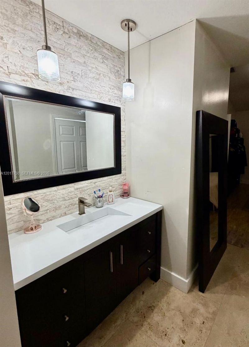 1242 NE 32nd Ave, Homestead, FL 33033 Photo