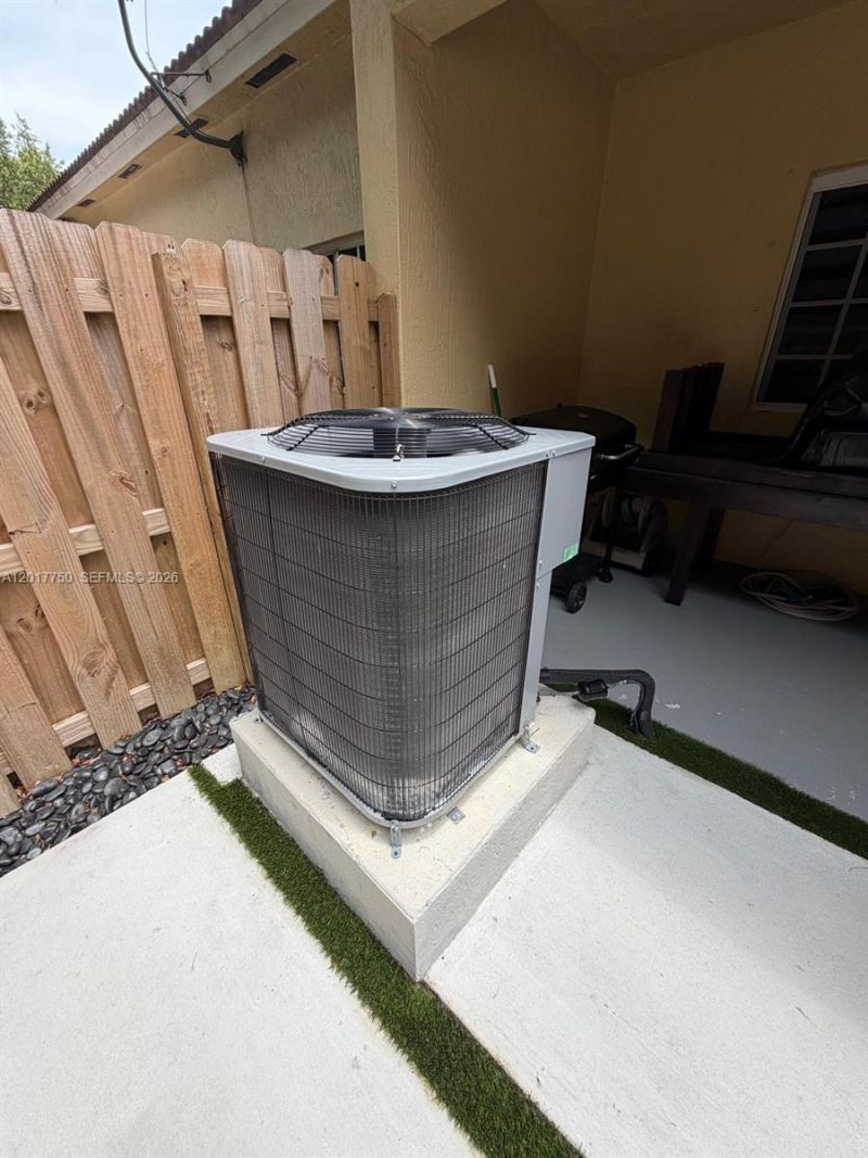 1242 NE 32nd Ave, Homestead, FL 33033 Photo