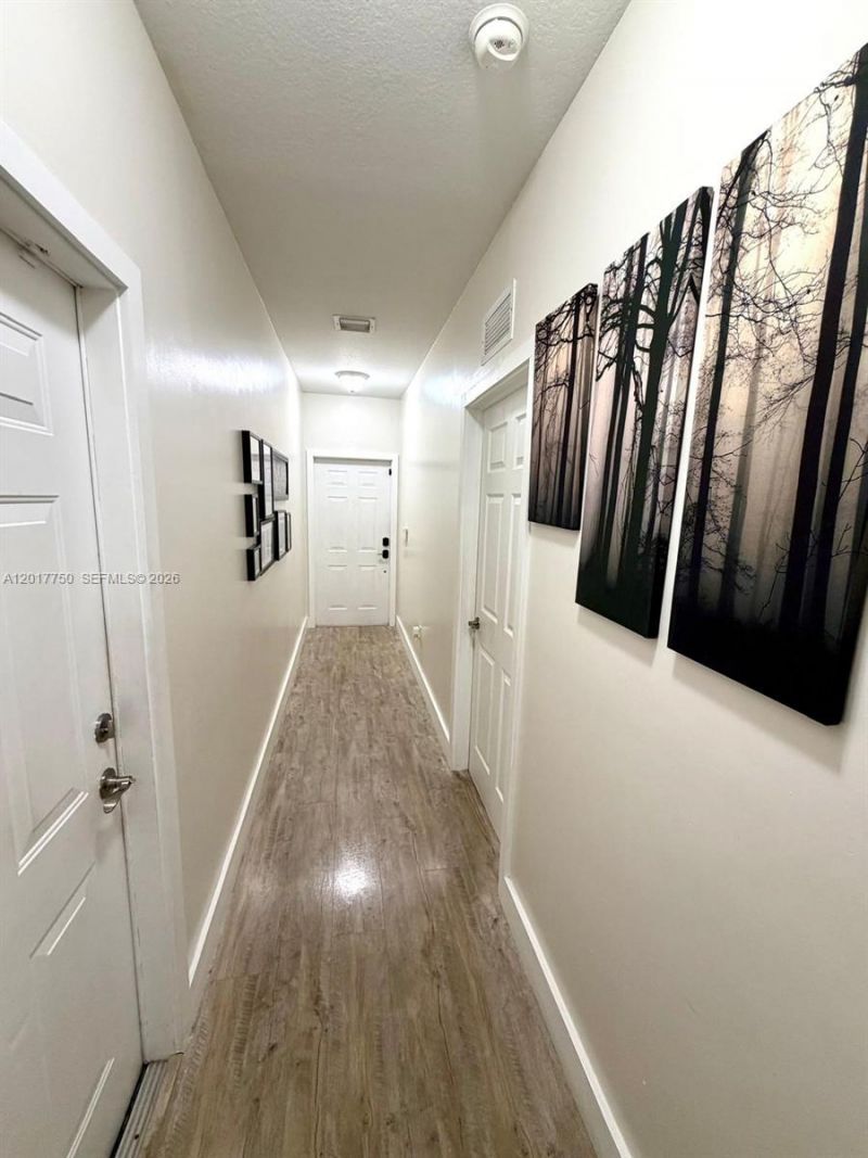 1242 NE 32nd Ave, Homestead, FL 33033 Photo