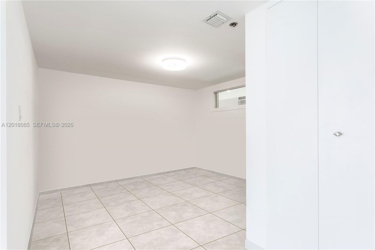 1717 NE Bayshore Dr , Unit A-2736, Miami, FL 33132 Photo