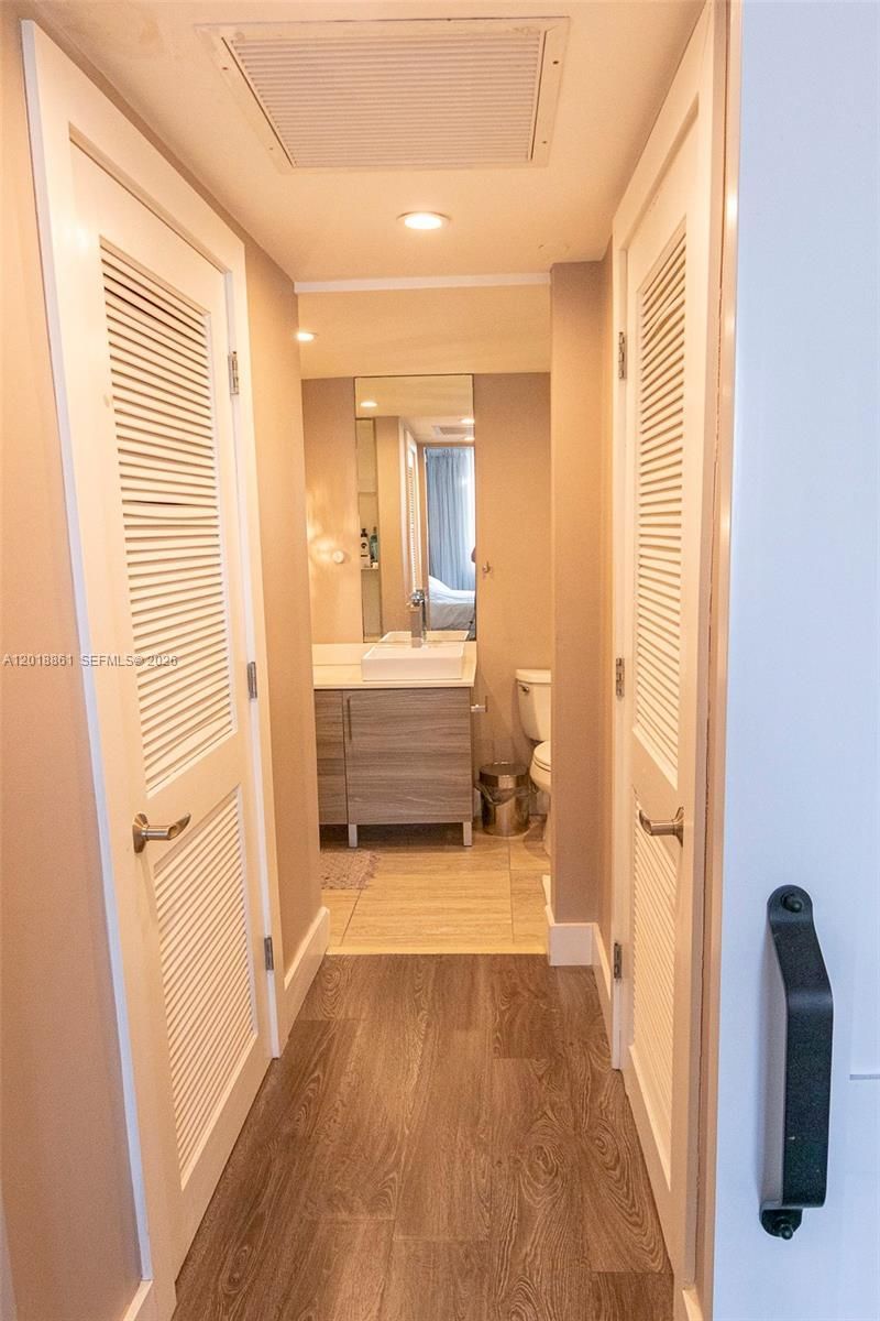 401 69th St , Unit 212, Miami Beach, FL 33141 Photo