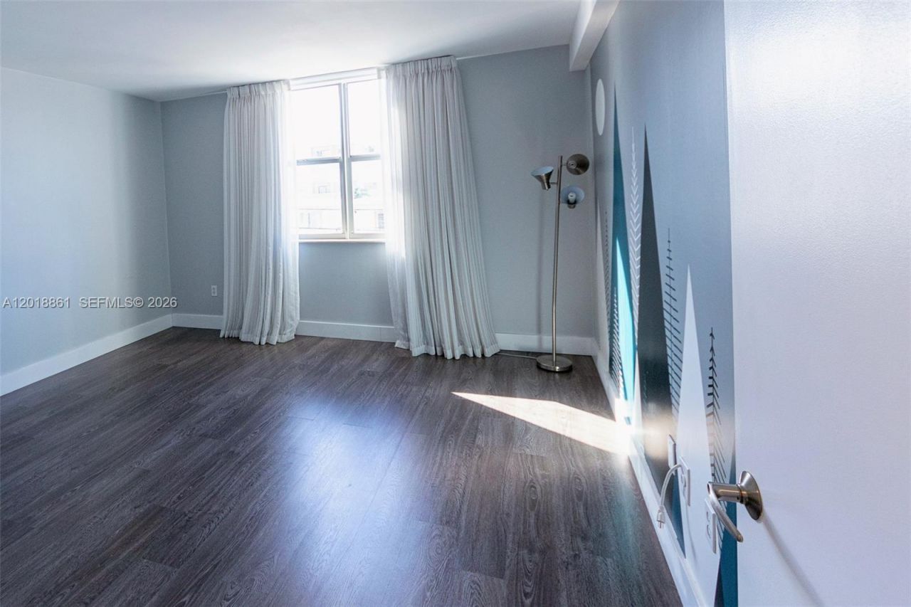 401 69th St , Unit 212, Miami Beach, FL 33141 Photo