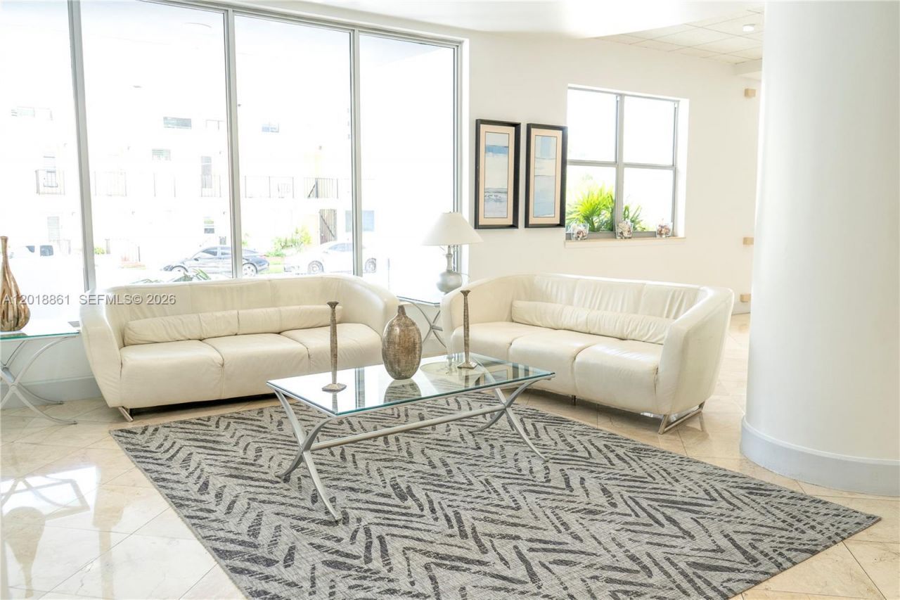 401 69th St , Unit 212, Miami Beach, FL 33141 Photo