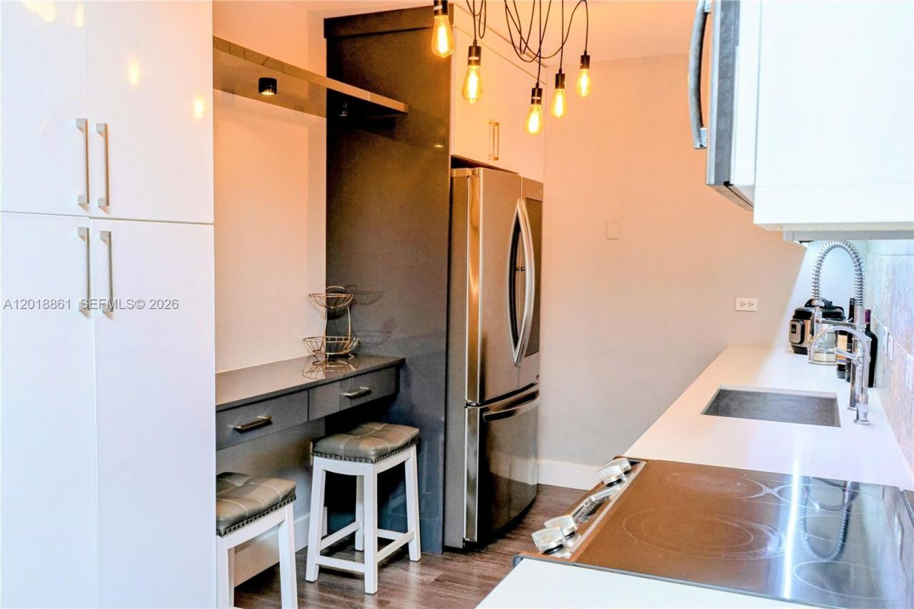 401 69th St , Unit 212, Miami Beach, FL 33141 Photo