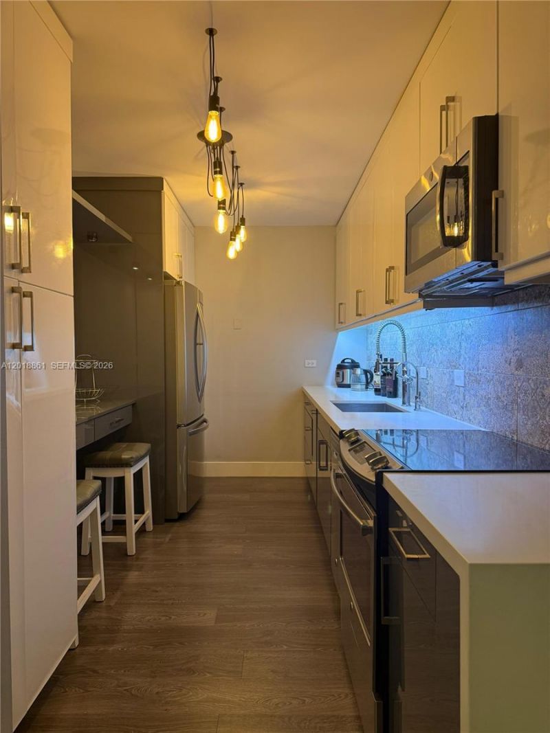 401 69th St , Unit 212, Miami Beach, FL 33141 Photo