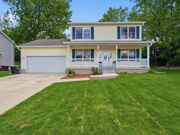 101 TULIP Drive, Mackinaw, IL 61755