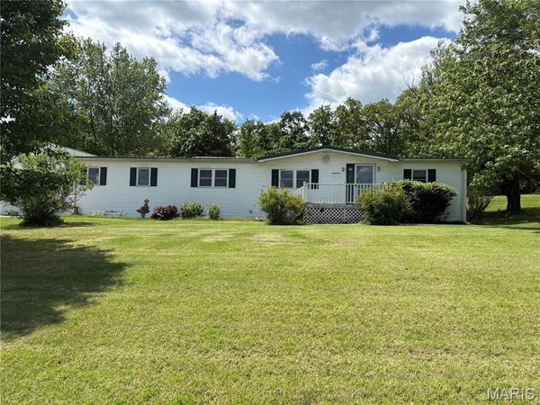 28 Monroe Hills Lane, Linn, MO 65051