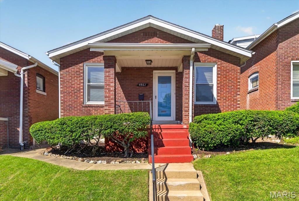 4862 Goethe Avenue, Saint Louis, MO 63116 Main Photo